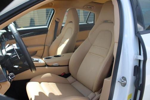 2023 Porsche Panamera 4