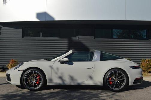 2021 Porsche 911 Targa 4S