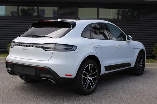 2025 Porsche Macan 