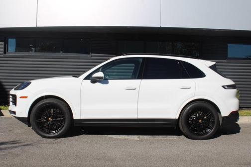 2025 Porsche Cayenne Base