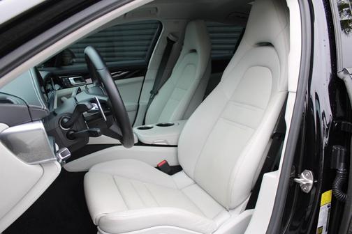 2023 Porsche Panamera 4