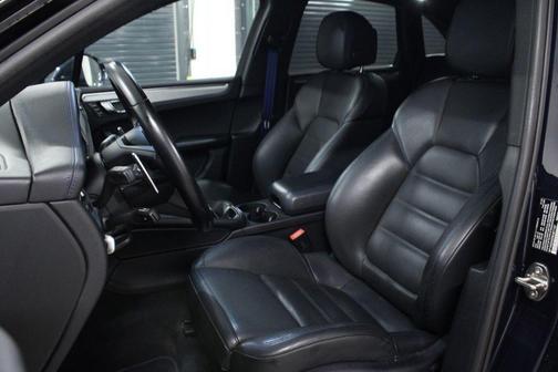 Night Blue Metallic 2022 Porsche Macan S