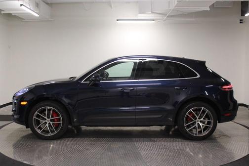 Night Blue Metallic 2022 Porsche Macan S