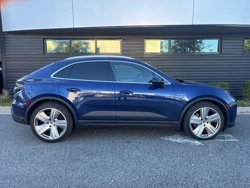 2024 Porsche Macan 4