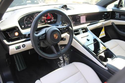2026 Porsche Panamera 4