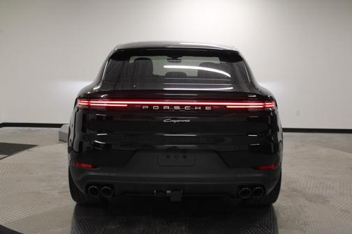 2025 Porsche Cayenne AWD