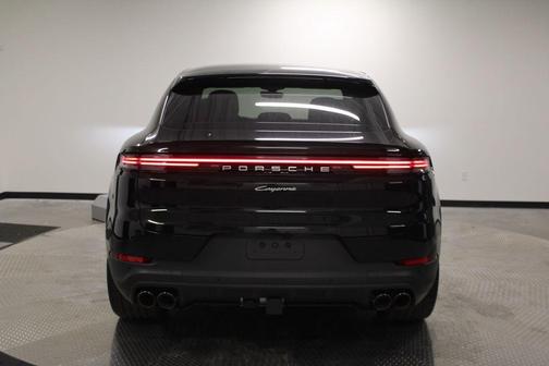 2025 Porsche Cayenne AWD