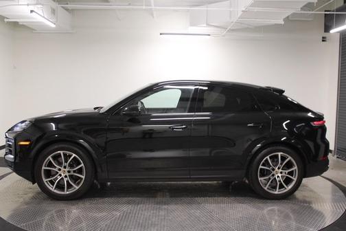 2025 Porsche Cayenne AWD