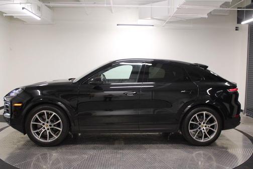 2025 Porsche Cayenne AWD