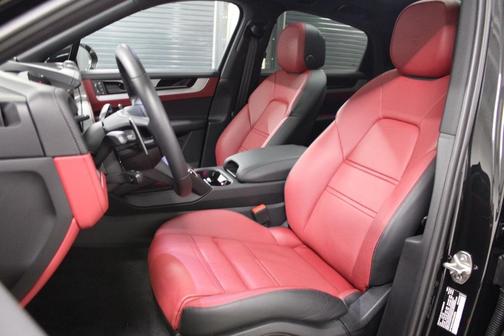 2025 Porsche Cayenne AWD