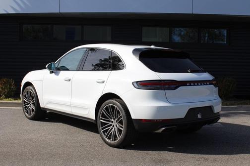 2020 Porsche Macan Base