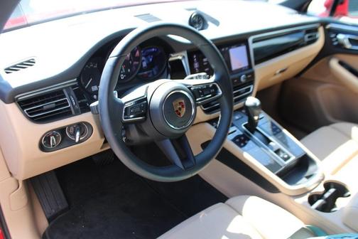 2024 Porsche Macan 