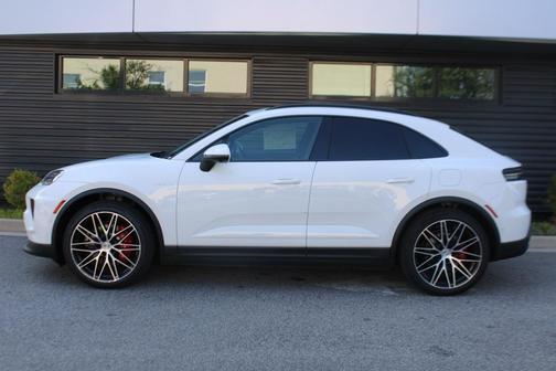2025 Porsche Macan 4S