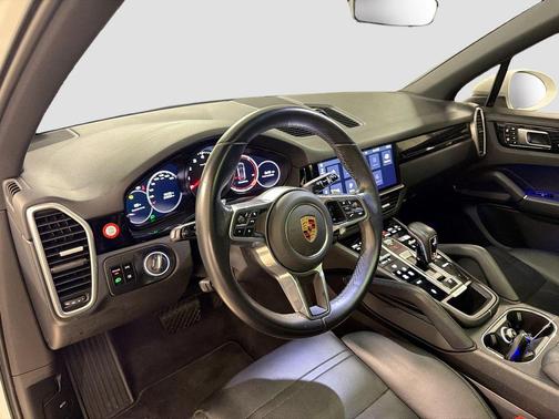 White 2020 Porsche Cayenne Base