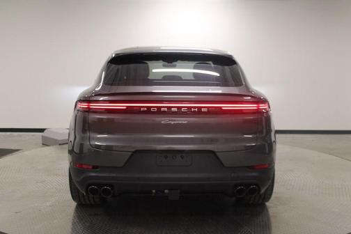 2025 Porsche Cayenne AWD