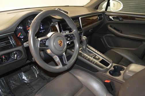 2021 Porsche Macan Base