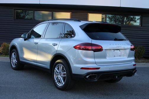 2016 Porsche Cayenne Base