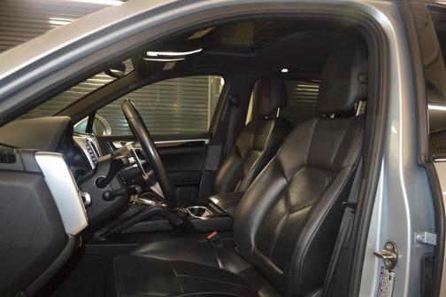 2016 Porsche Cayenne Base