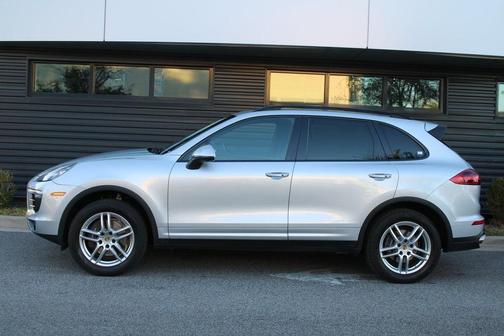2016 Porsche Cayenne Base