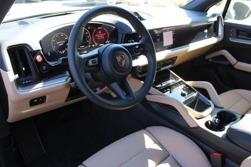 Cashmere Beige Metallic 2026 Porsche Cayenne Base
