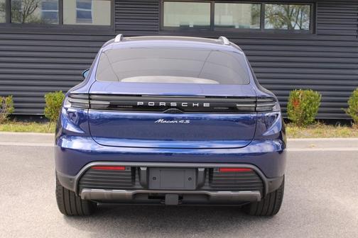 2025 Porsche Macan 4S