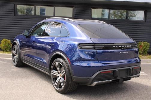 2025 Porsche Macan 4S