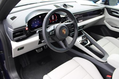 2025 Porsche Macan 4S