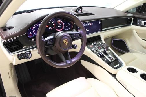 2022 Porsche Panamera 4