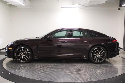 2022 Porsche Panamera 4