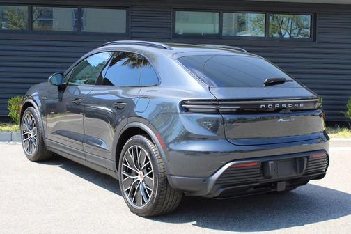 2024 Porsche Macan 4