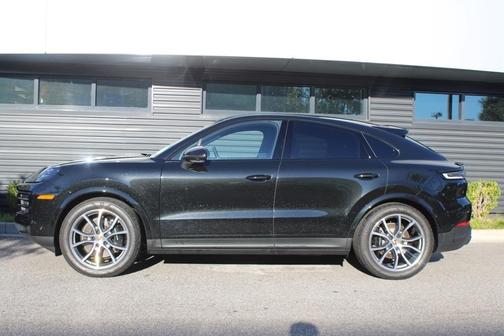 2025 Porsche Cayenne AWD