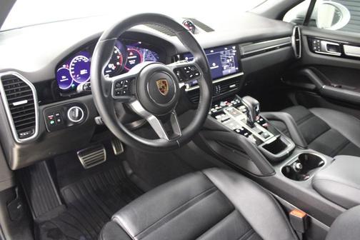 2023 Porsche Cayenne S Platinum Edition