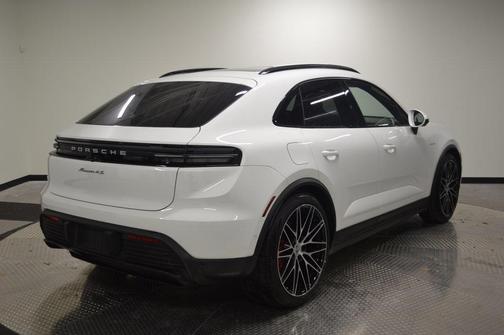 2025 Porsche Macan 4S