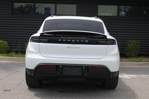 2025 Porsche Macan 4S