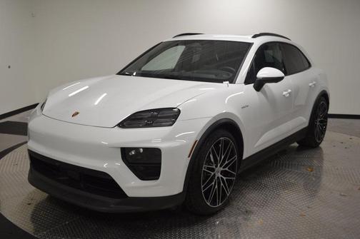 2025 Porsche Macan 4S