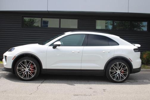 2025 Porsche Macan 4S