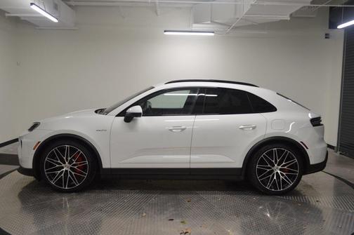 2025 Porsche Macan 4S