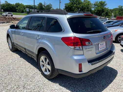 Ice Silver Metallic 2013 Subaru Outback 2.5i Limited
