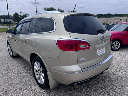 Gold 2014 Buick Enclave Premium