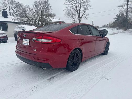 2020 Ford Fusion SE