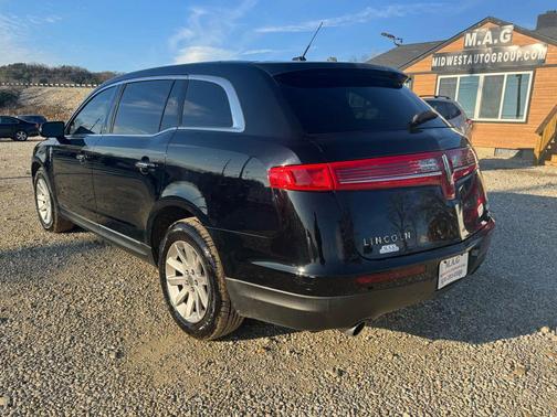 2017 Lincoln MKT Livery