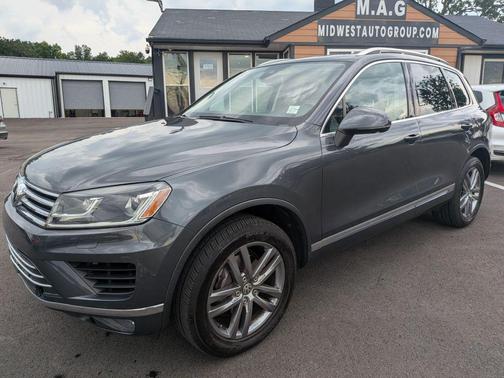 Gray 2016 Volkswagen Touareg VR6 Lux