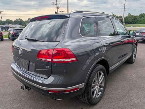 Gray 2016 Volkswagen Touareg VR6 Lux