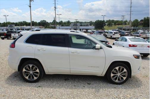 2019 Jeep Cherokee Overland