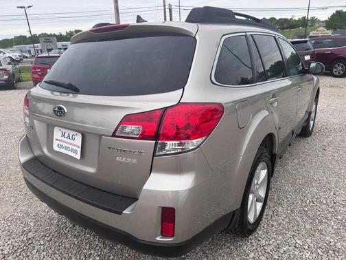 Gold 2014 Subaru Outback 2.5i Premium