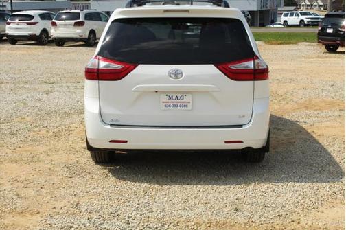 2017 Toyota Sienna LE