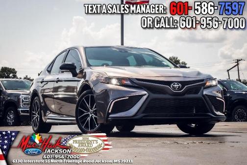 2024 Toyota Camry SE