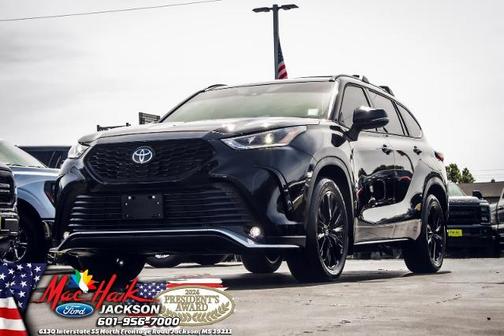2024 Toyota Highlander LE