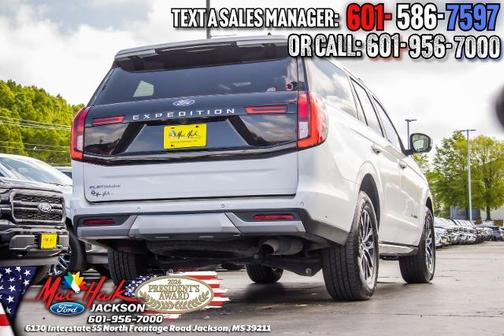 OXFORD WHITE 2025 Ford Expedition PLATINUM