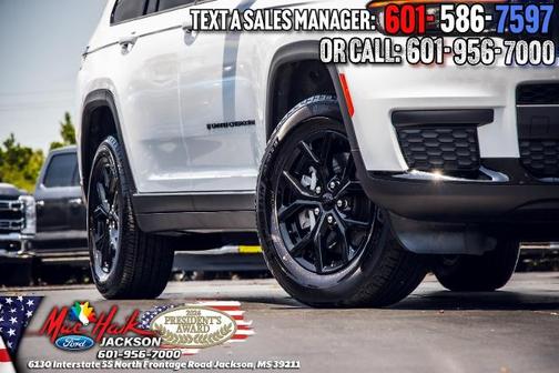 2024 Jeep Grand Cherokee LAREDO